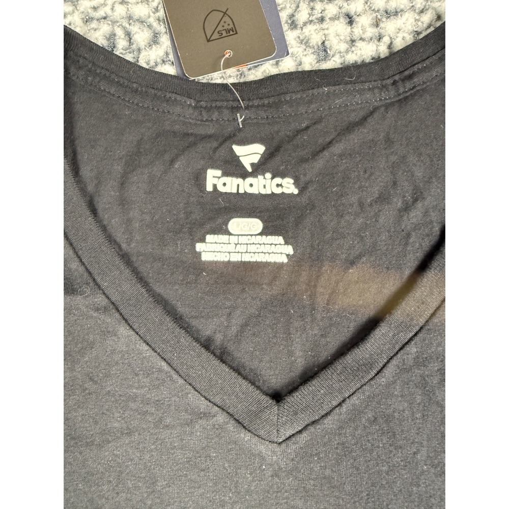 Fanatics LAFC MLS Cup Champions Raise The Cup Black V-Neck T-Shirt Women's Large - Picture 3 of 6